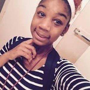 Meet your Posher, Selena